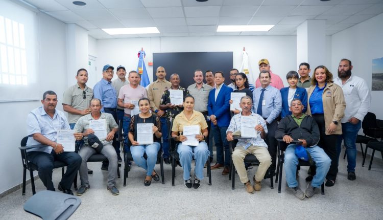 Productores de Valverde beneficiados con fondos para tecnificación.
