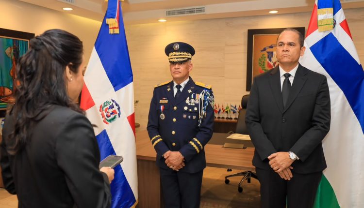 Toma de posesión del nuevo director de la Policía.