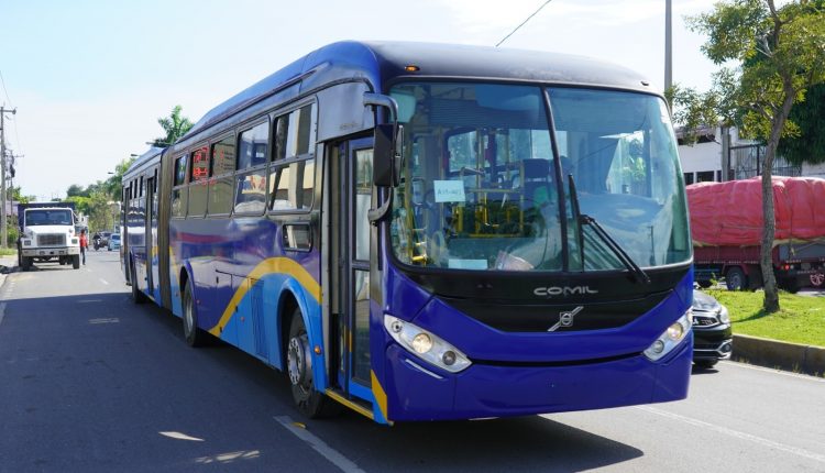 Uno de los autobuses de la OMSA.