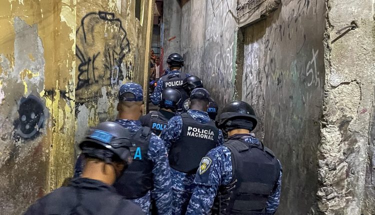 Agentes participaron en operativos en provincias Espaillat y Hermanas Mirabal.