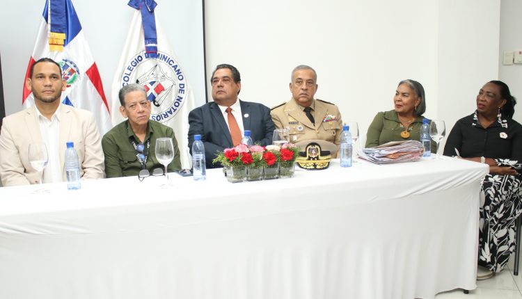 Manuel Mayrele, Jhon Paniagua, Luis Lee Ballester, Ana Novas y Rina Matilde.