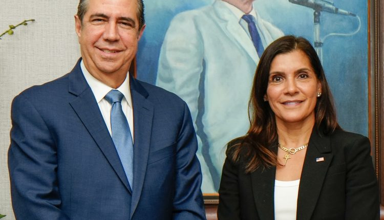 Francisco Javier García y Leah Campos.
