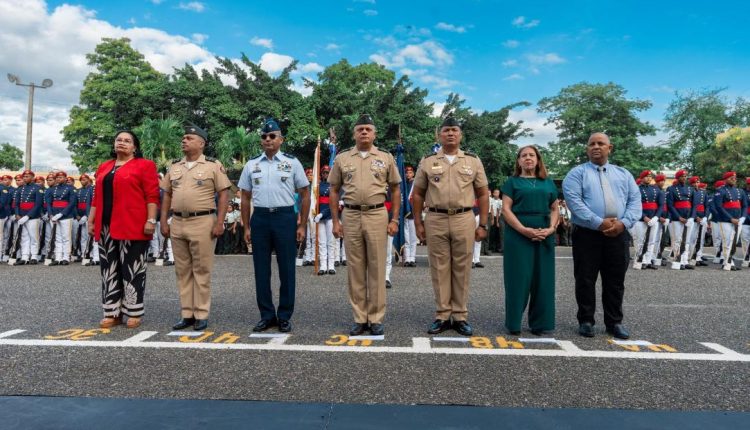 Inicio del programa Servicio MIlitar Voluntario.