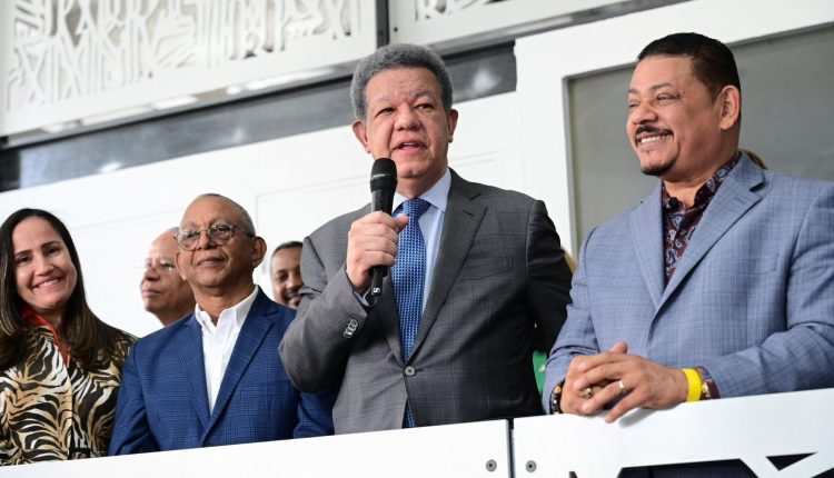 Leonel Fernández desarrolla actividad en Estados Unidos.