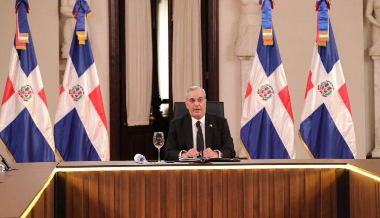 Luis Abinader durante la Agenda Semanal.