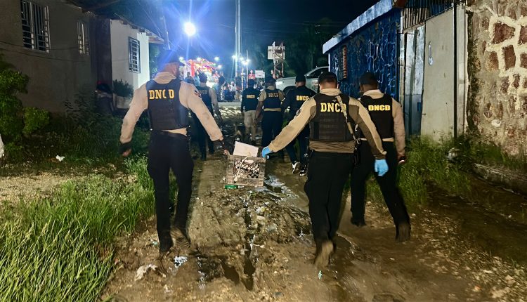 Operativo contra el microtráfico en el Gran Santo Domingo.
