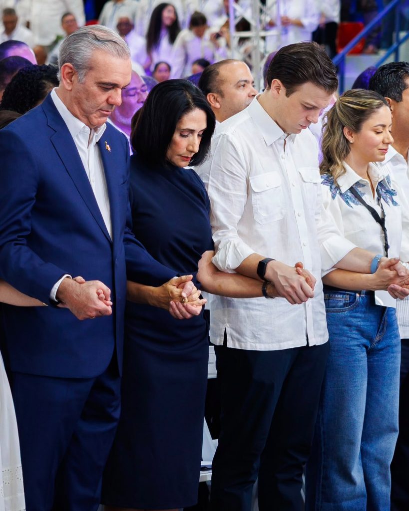 Luis Abinader, Raquel Arbaje, Juan Garrigó y Gloria Reyes.