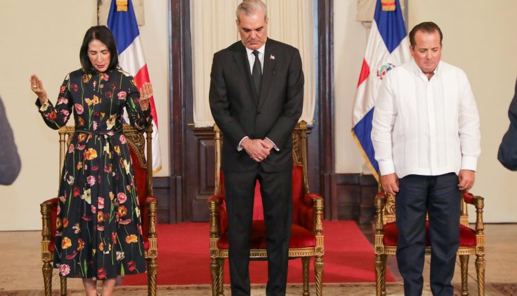 Raquel Peña, Luis Abinader y José Ignacio Paliza en jornada de oración.