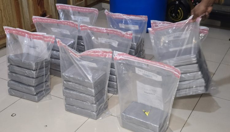 Droga intervenida en el puerto Caucedo.