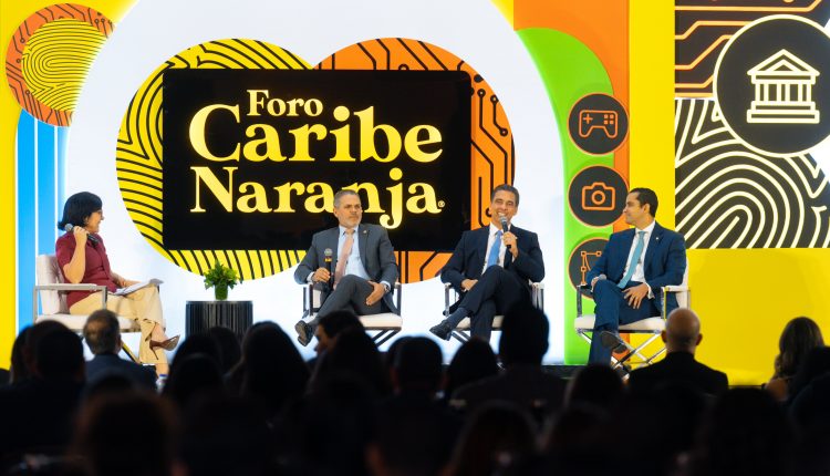 El vicepresidente ejecutivo de Negocios Personales y Sucursales del Banco Popular, señor Francisco Ramírez, durante su participación, explicó el impacto de inteligencia artificial en los procesos de negocio y cómo esta ayuda a redefinir la relación entre la entidad financiera y sus clientes