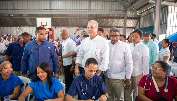 Abinader participa en jornada en Santiago.