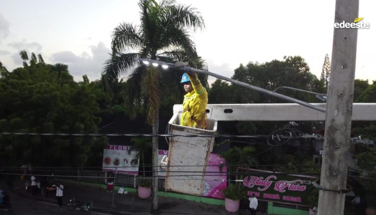 Brigada de EDEESTE en plena labor.