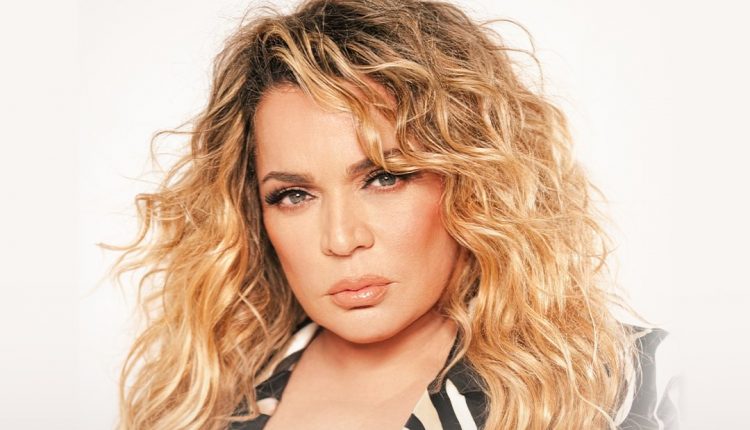 Ednita Nazario