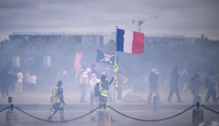 Francia fue sacudida por los enfrentamientos violentos.
