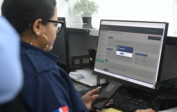Sistema de impedimento de salida de Migración.