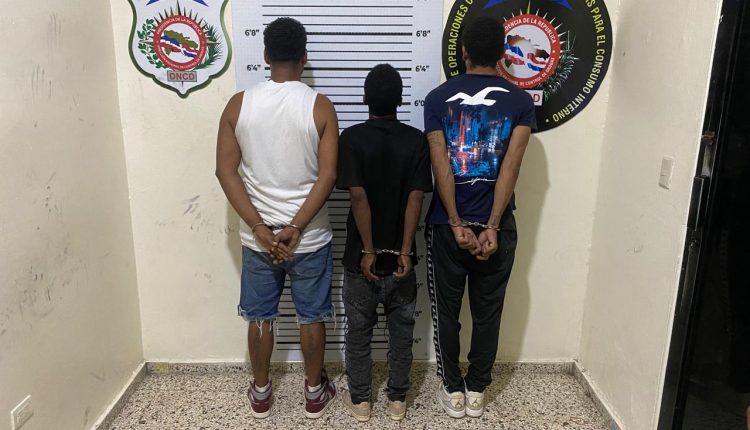 Detenidos por ser miembros de red de microtráfico en La Vega.