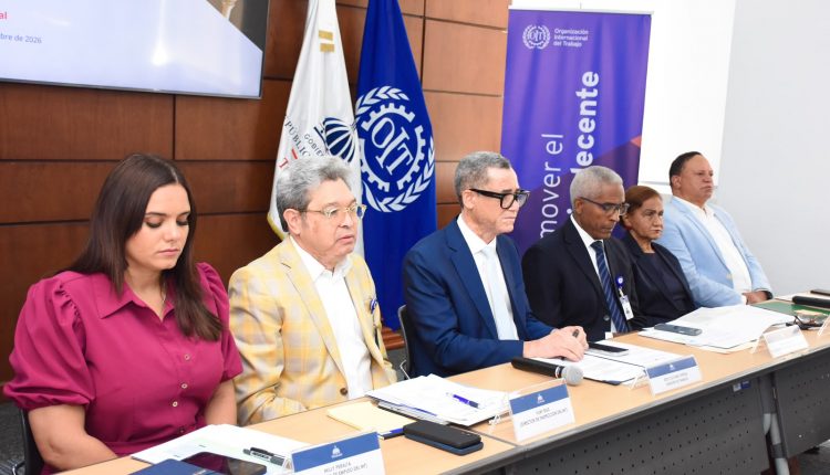 Representantes del Ministerio de Trabajo y de la OIT.