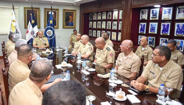 Reunión del Ministerio de Defensa sobre seguridad nacional.