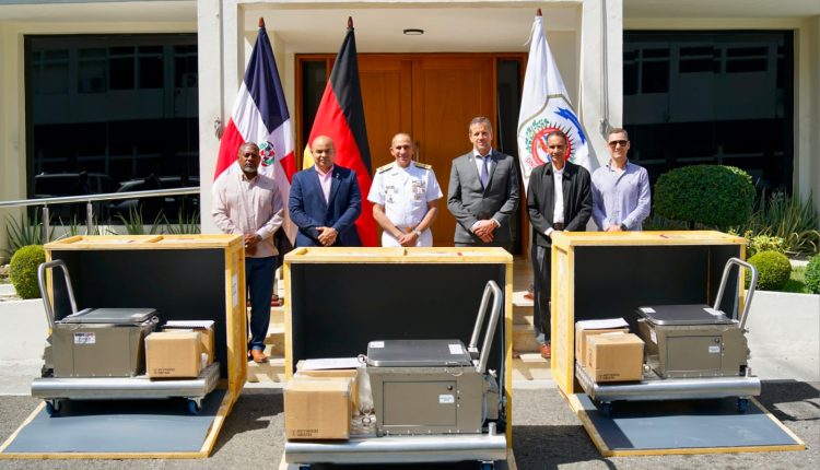 Donativo de Alemania a la DNCD.