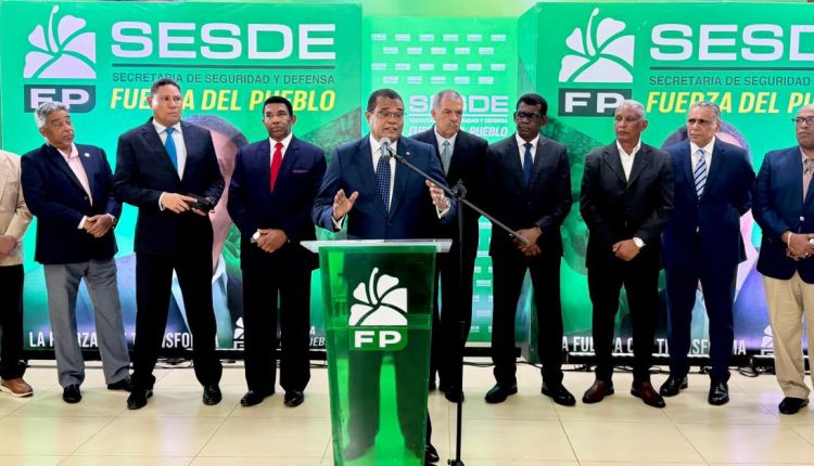 Miembros de Secretaría de Seguridad y Defensa de Fuerza del Pueblo.