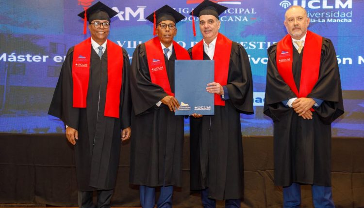 Ainader durante graduación de la LMD.