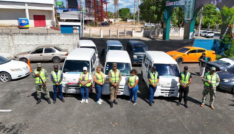Vehículos ocupados a los haitianos.